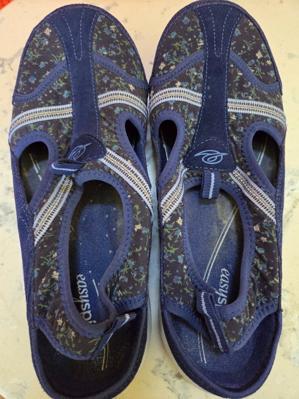 Easy Spirit Size 10 Canvas Sandal/Gym Shoe